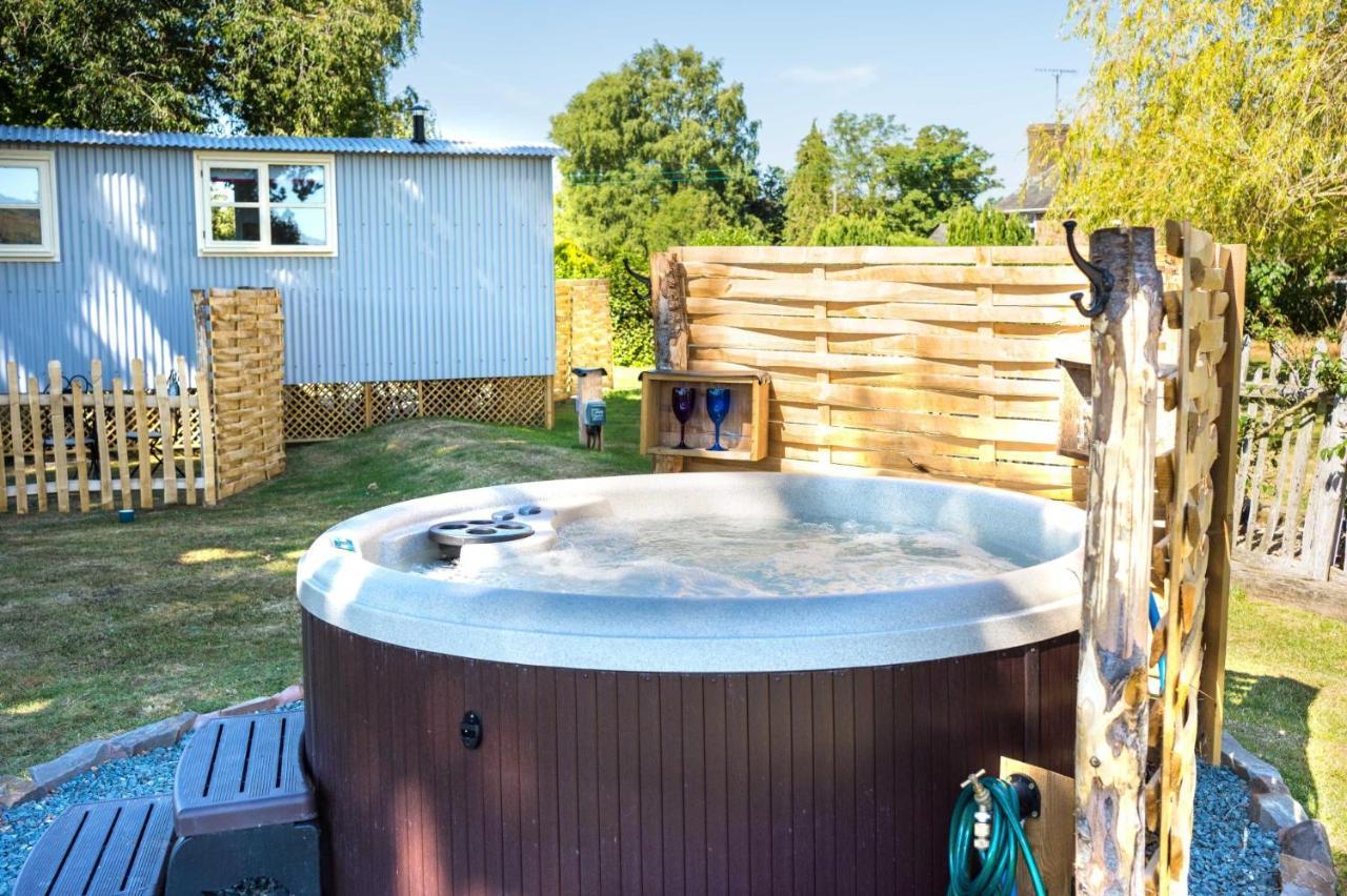 The Hideaway Hut - 1 Bed Shepherds Hut - Hereford Buitenkant foto
